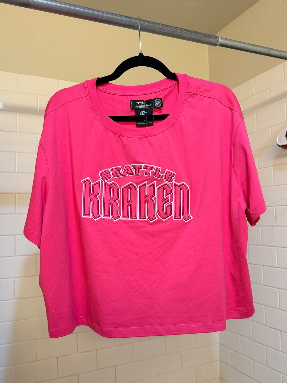 Seattle Kraken Women’s Pro Standard Pink Boxy Tee XL